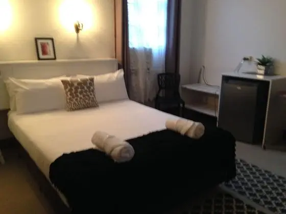 Standard Oda, Sigara İçilmez (Standard Upstairs Room)