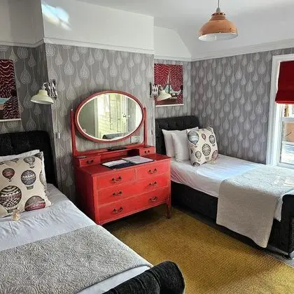 Deluxe İki Ayrı Yataklı Oda, Banyolu/Duşlu, Bahçe Manzaralı (The Old Vic twin room-9)