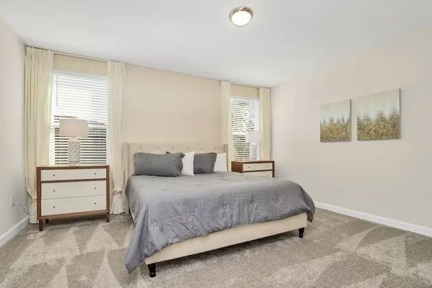 Villa (2745BMD)