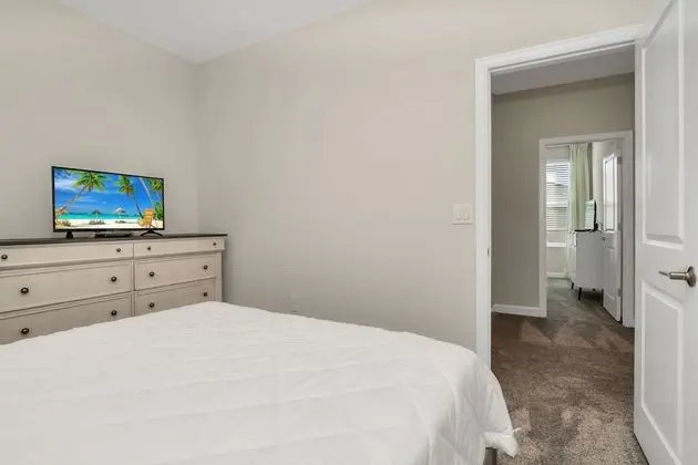 Villa (2745BMD)