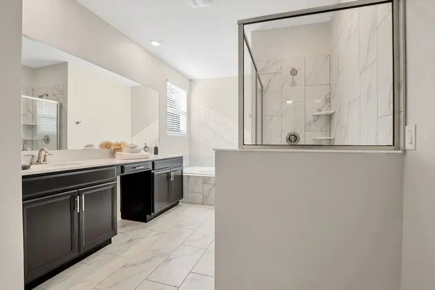 Villa (2745BMD)