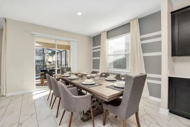 Villa (2745BMD)
