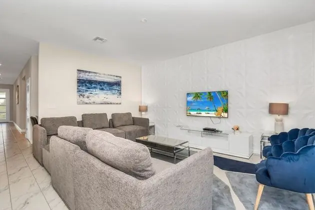 Villa (2745BMD)