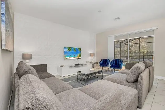 Villa (2745BMD)