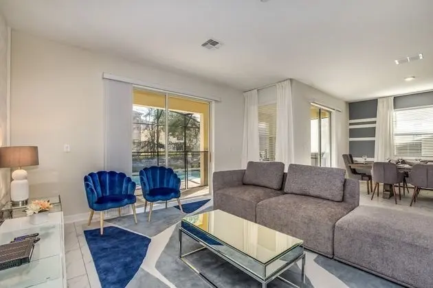 Villa (2745BMD)