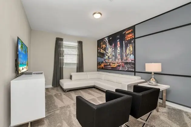 Villa (2745BMD)