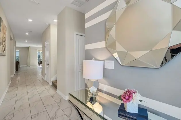 Villa (2745BMD)