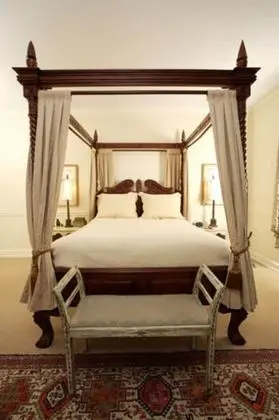 Oda, Özel Banyo (The Douglas Room)