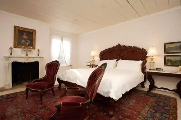 Oda, Özel Banyo (The Lucy Room)
