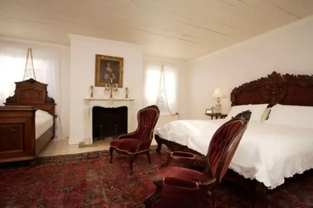 Oda, Özel Banyo (The Lucy Room)