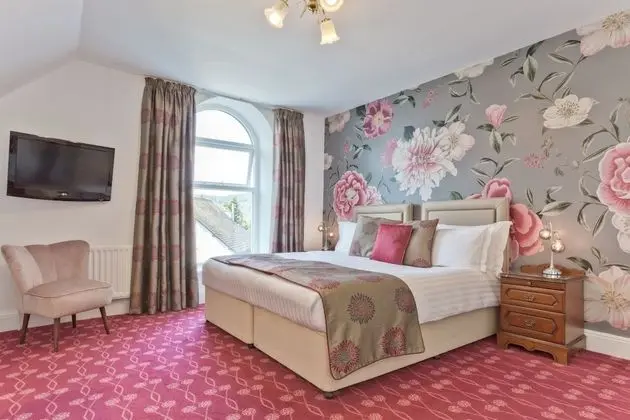 Country House Room with Garden View