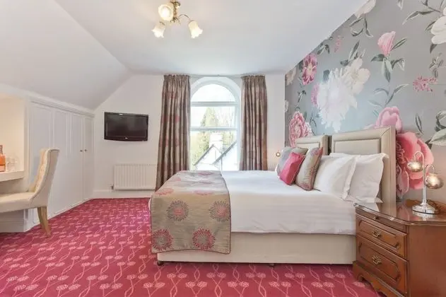 Country House Room with Garden View