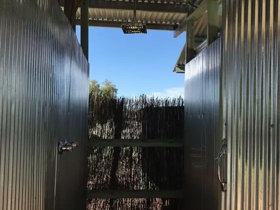 Basic Oda, Ortak Banyo