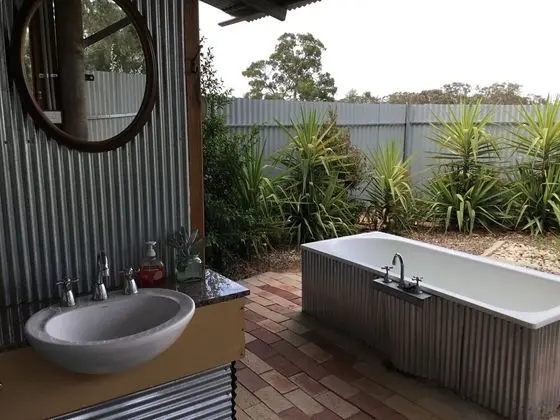 Basic Oda, Ortak Banyo