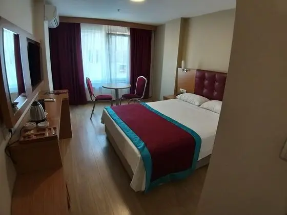 Standard Tek Büyük Yataklı Oda