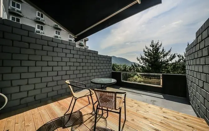 Oda (Deluxe Terrace (Netflix available))