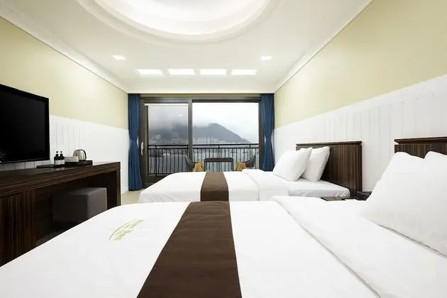 Luxury Terrace Twin Room