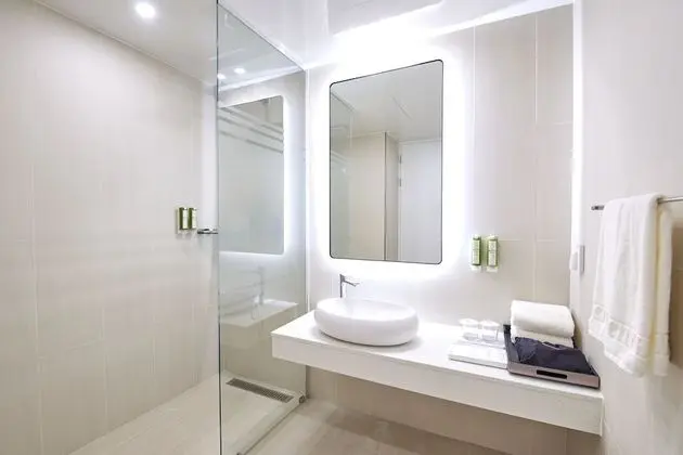 Superior Tek Büyük Yataklı Oda (Shower)