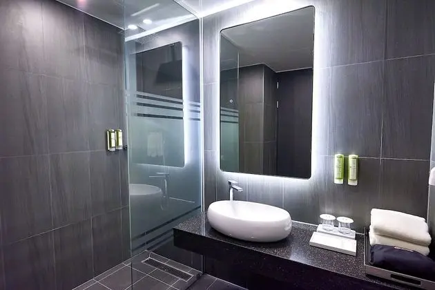 Superior Tek Büyük Yataklı Oda (Shower)