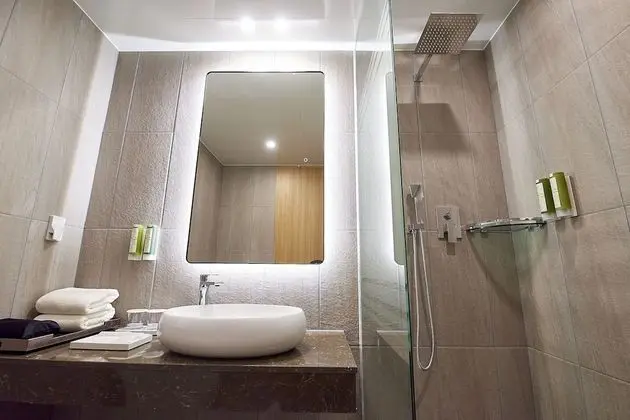 Superior Tek Büyük Yataklı Oda (Shower)