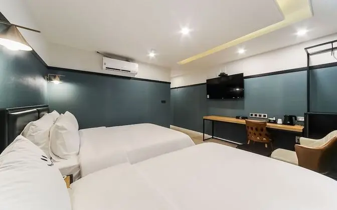 Oda (Deluxe twin - bathtub (double + singl)