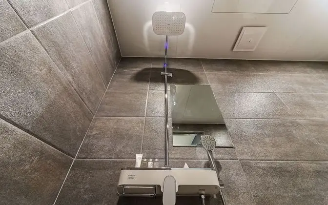 Oda (Deluxe twin - bathtub (double + singl)