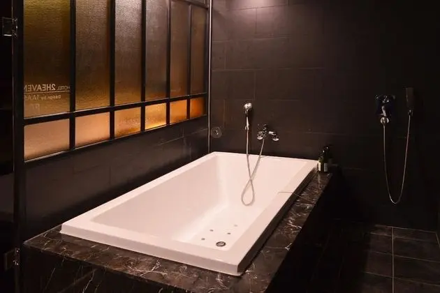 Oda (Royal Suite couple PC room + NETPLEX )
