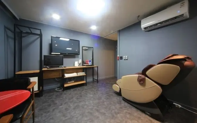 Oda (Deluxe (massage chair Netflix free vi)
