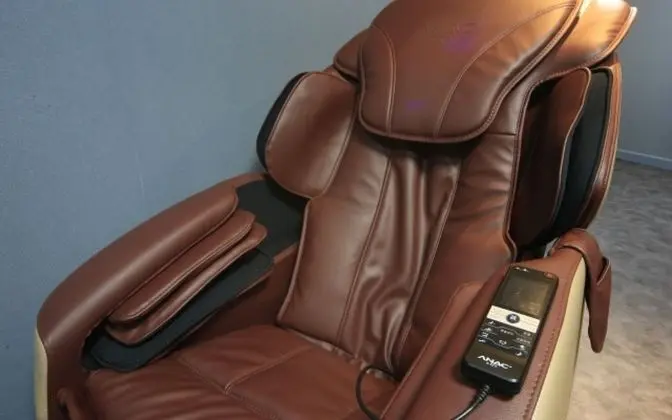 Oda (Deluxe (massage chair Netflix free vi)