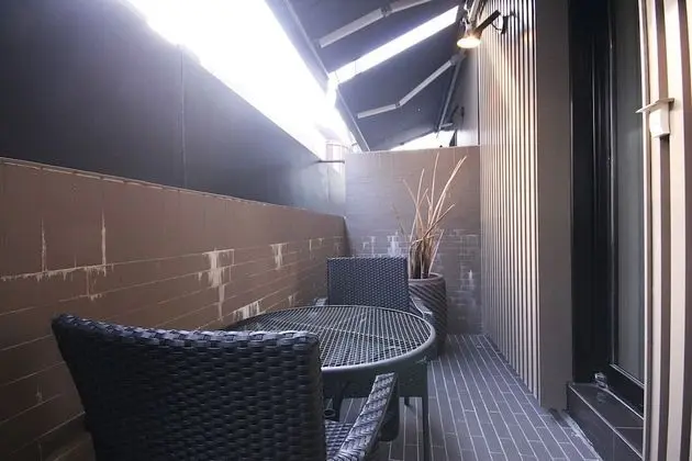 Oda (Deluxe (Free Netflix watching))