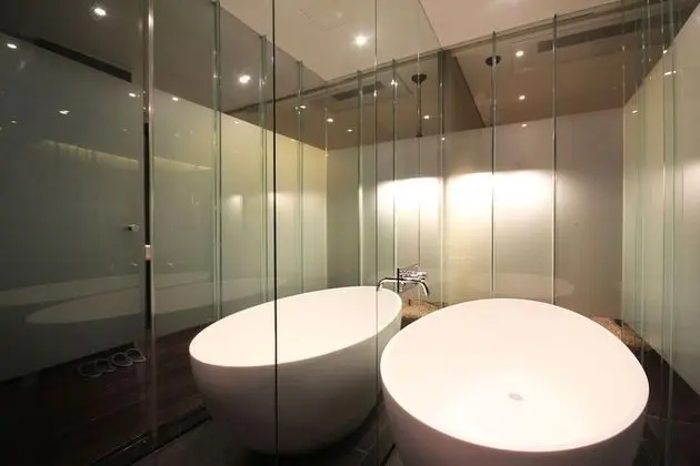 Oda (Deluxe (Free Netflix watching))