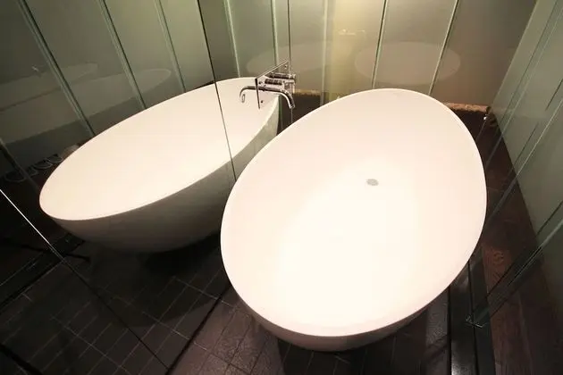 Oda (Deluxe (Free Netflix watching))