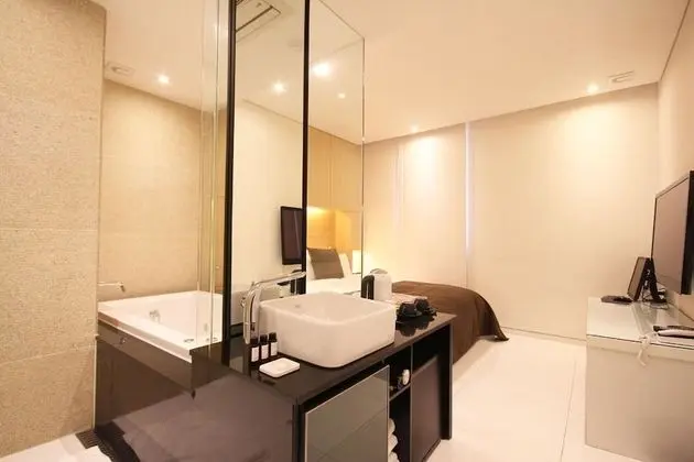 Oda (Standard (Free Netflix watching))