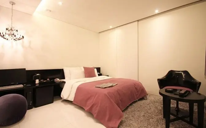 Oda (Standard (Free Netflix watching))