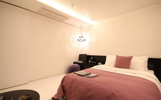 Oda (Standard (Free Netflix watching))