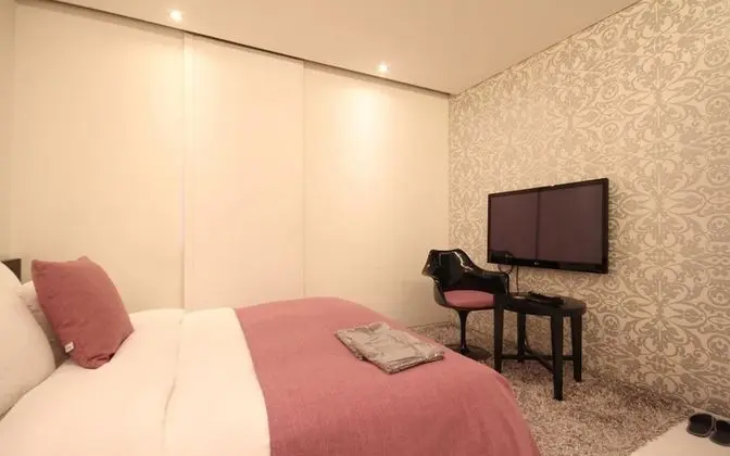 Oda (Standard (Free Netflix watching))