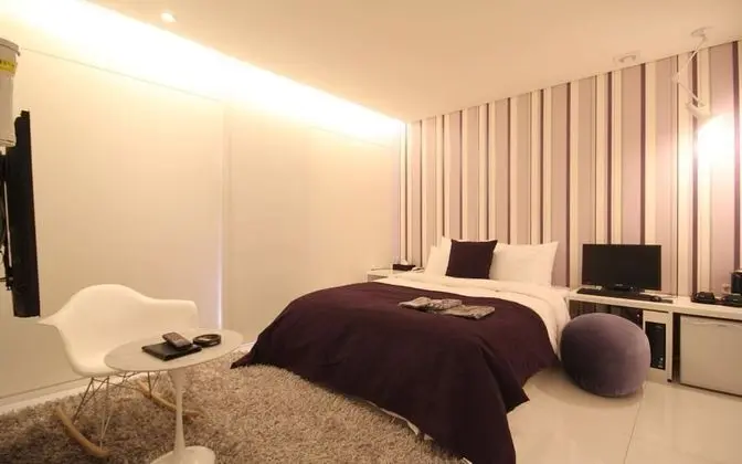 Oda (Standard (Free Netflix watching))