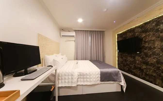 Oda (Deluxe Double (Free Netflix + PC + La)