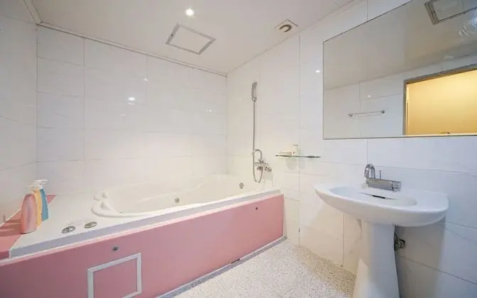 Oda (Twin (NETFLIX free use))