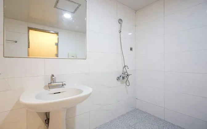 Oda (Twin (NETFLIX free use))