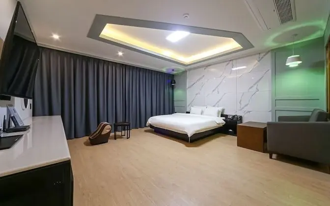 Oda (Deluxe Double (Spa + Foot Massager + )