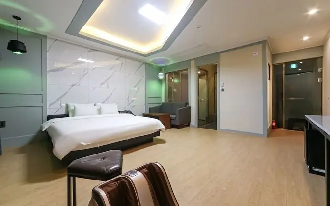 Oda (Deluxe Double (Spa + Foot Massager + )