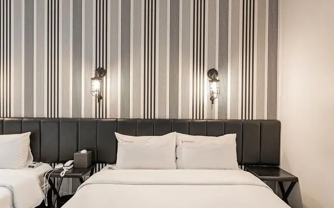 Oda (Twin (Netflix viewing + double bed + )