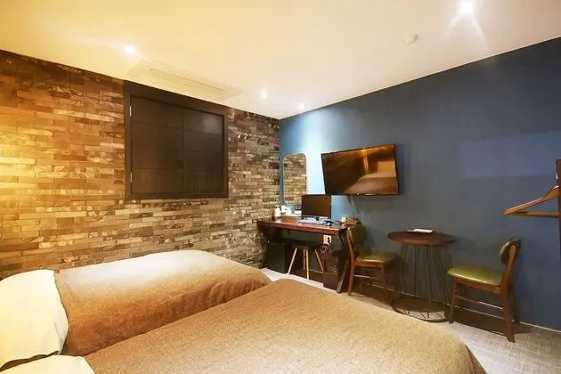 Oda (Twin (Netflix viewing + double bed + )