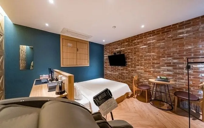 Oda (VIP * massage chair*(Netflix viewable)