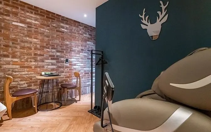 Oda (VIP * massage chair*(Netflix viewable)