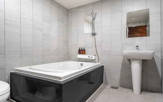 Oda (VIP * massage chair*(Netflix viewable)