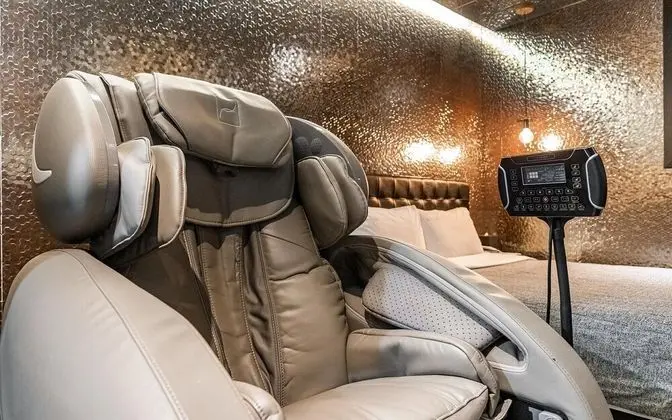 Oda (VIP * massage chair*(Netflix viewable)