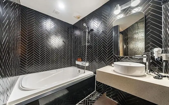 Oda (VIP * massage chair*(Netflix viewable)