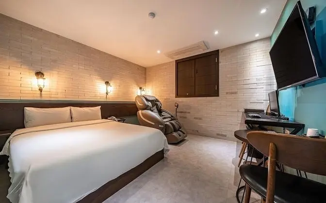 Oda (VIP * massage chair*(Netflix viewable)